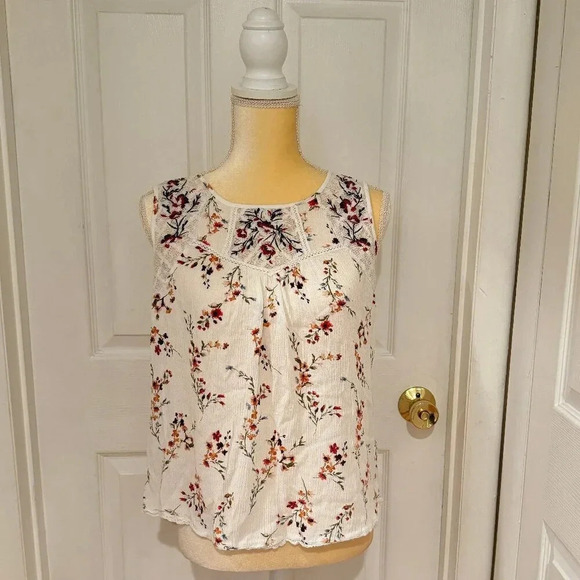 Mason & Belle Tops - Mason & Belle Floral Sleeveless Top Lace Accents